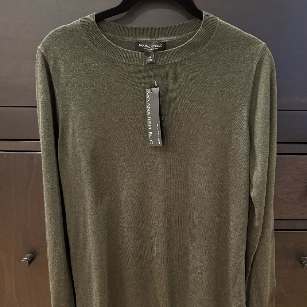 Banana Republic Silk Cashmere Crew Neck Sweater, NWT, Olive, M